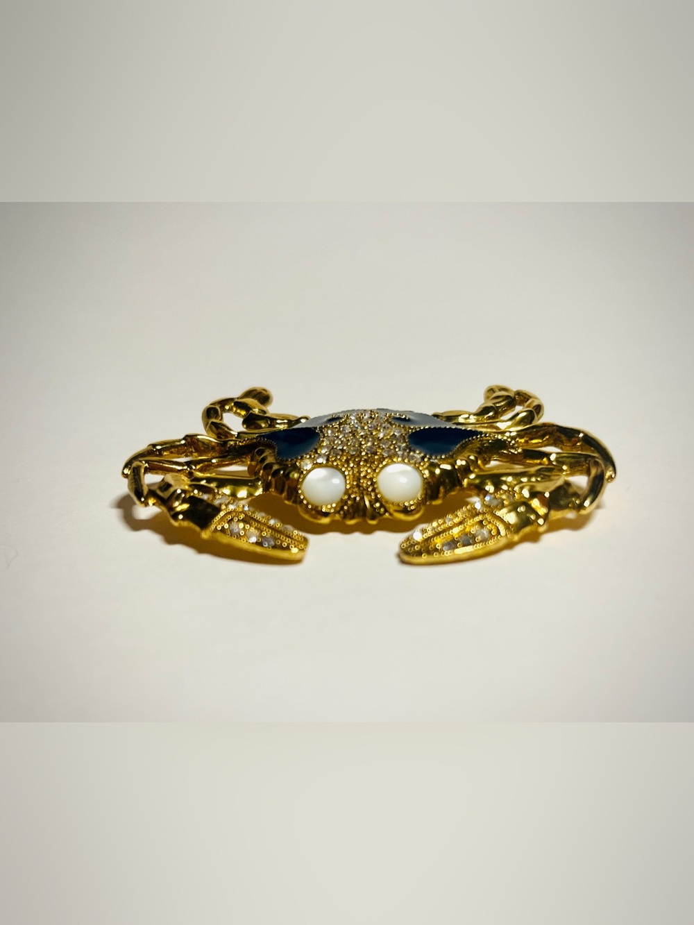 Vintage Estate Crab Brooch | Gold Plated, Pave Rhinestones, Mother of Pearl Eyes - Picture 4 of 9